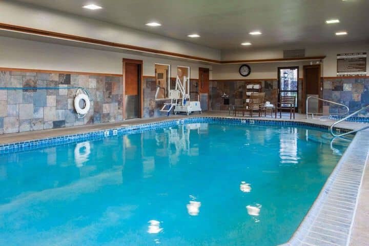 Pool 16 of 33